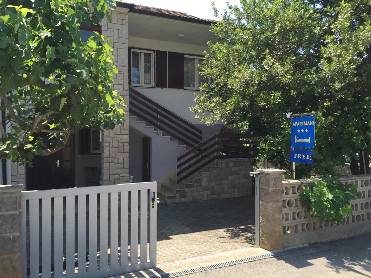 Iva Apartments Novigrad Istria Esterno foto