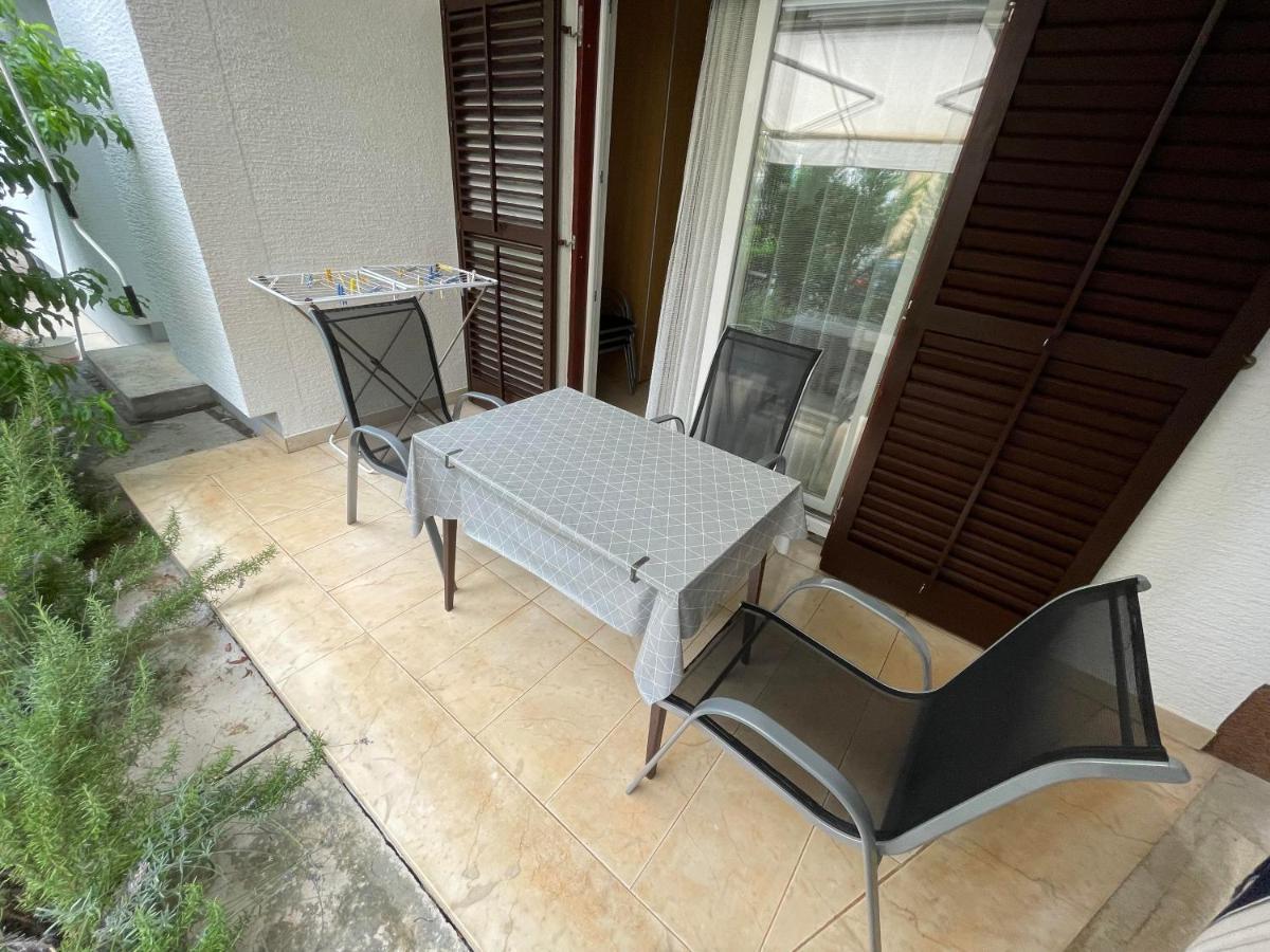 Iva Apartments Novigrad Istria Esterno foto