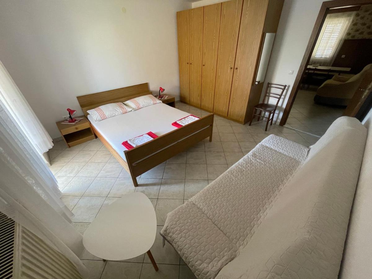 Iva Apartments Novigrad Istria Esterno foto